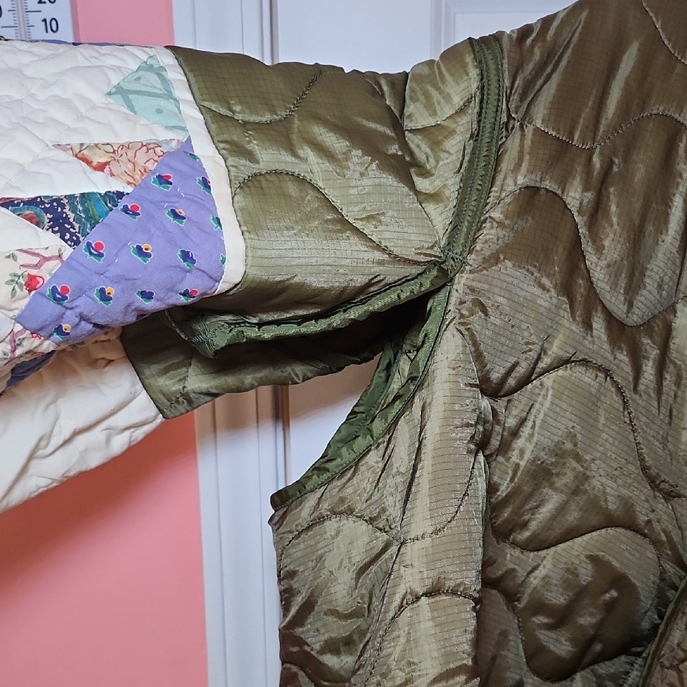 Patchwork Quilted Jacket Xl Has A Small Stain - image 6